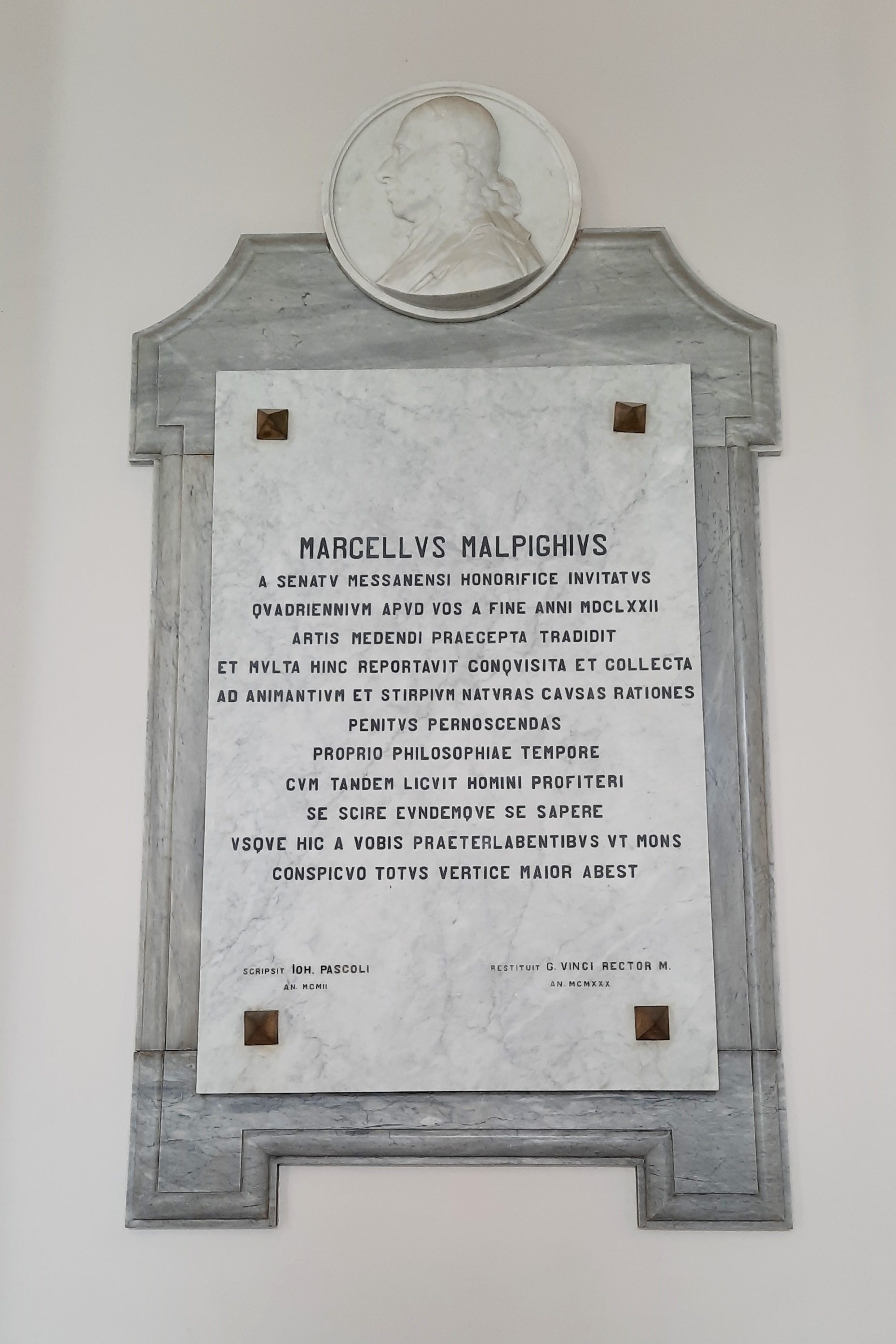 Marcello Malpighi's memorial tablet, Messina - 03.jpg